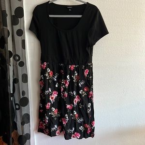 Beautiful Torrid dress with pockets!